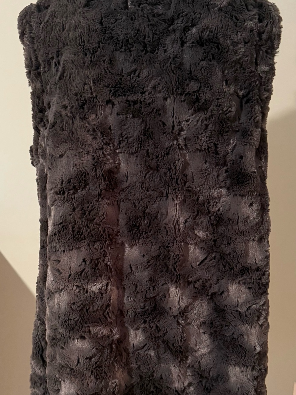 dylan Black Faux Fur Sleeveless Vest - Picture 4 of 8